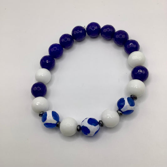 Zeta 10mm Blue and White Jade and Tibetan Agate